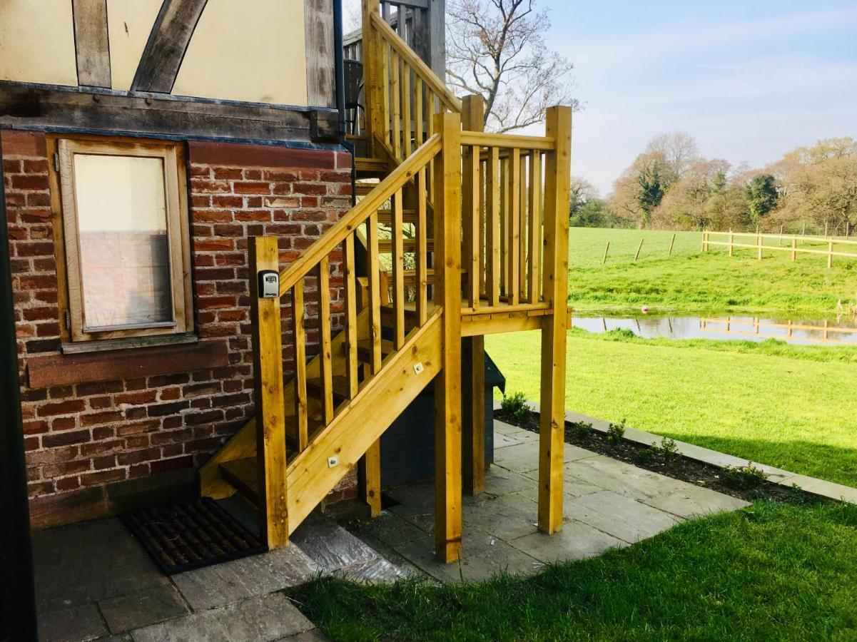 Oak Mead Villa Wrexham Szoba fotó