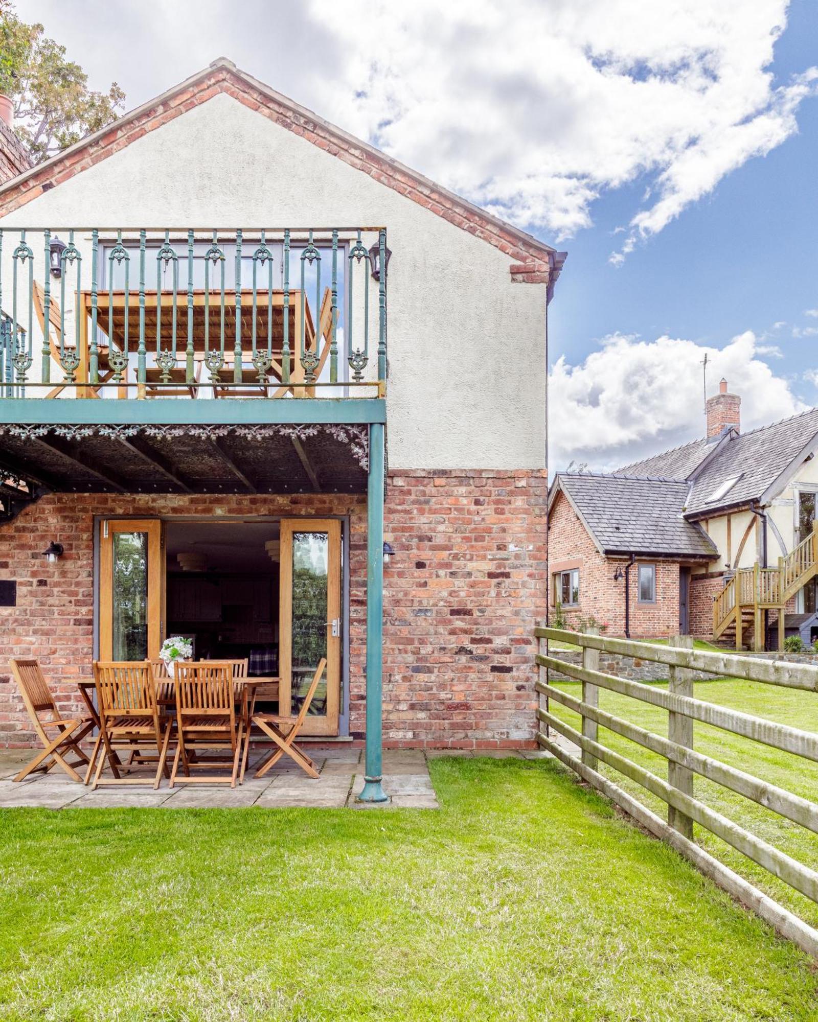 Oak Mead Villa Wrexham Szoba fotó